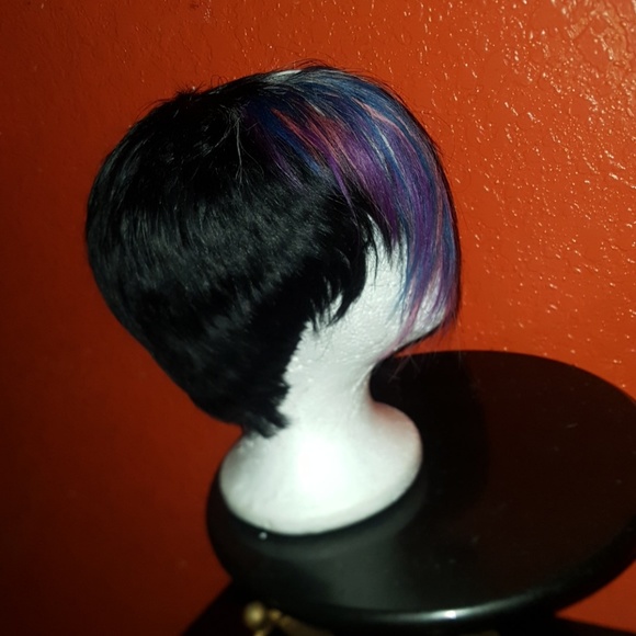 Wig - Picture 2 of 4